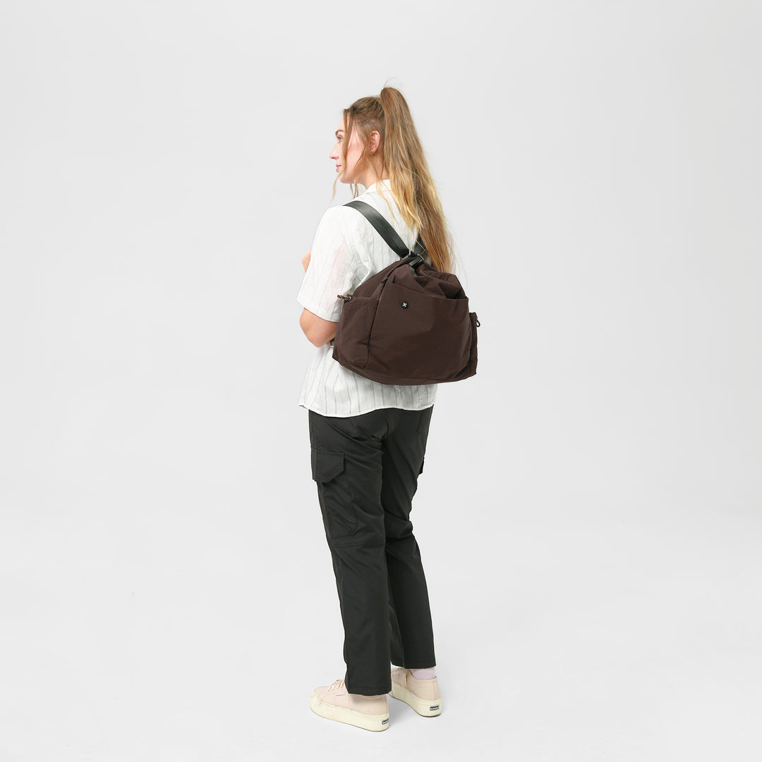 AIR CONVERT TOTE