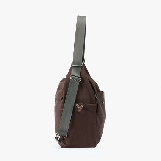 AIR CONVERT TOTE